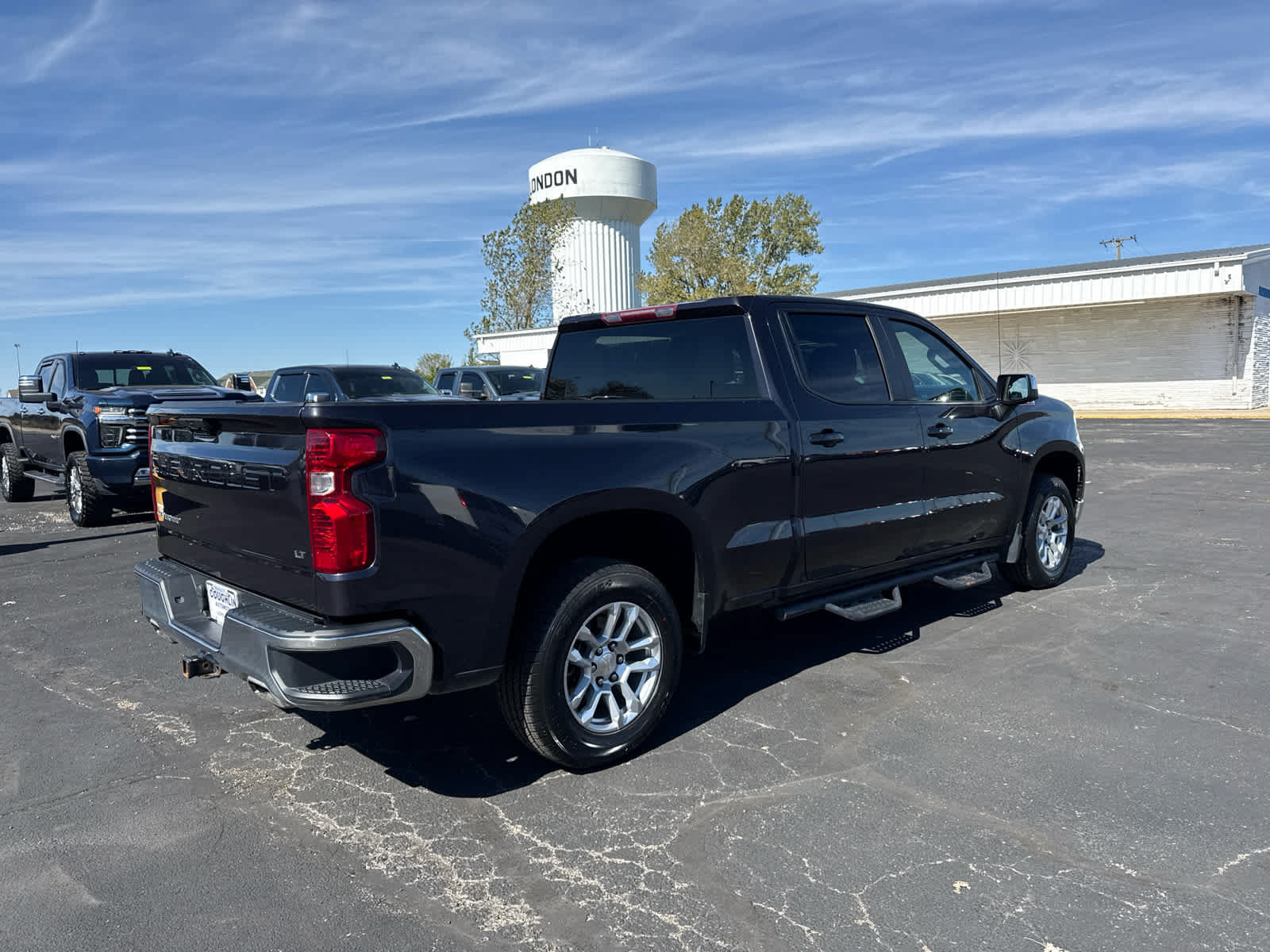 Certified 2022 Chevrolet Silverado 1500 LT AWD/4WD image 5