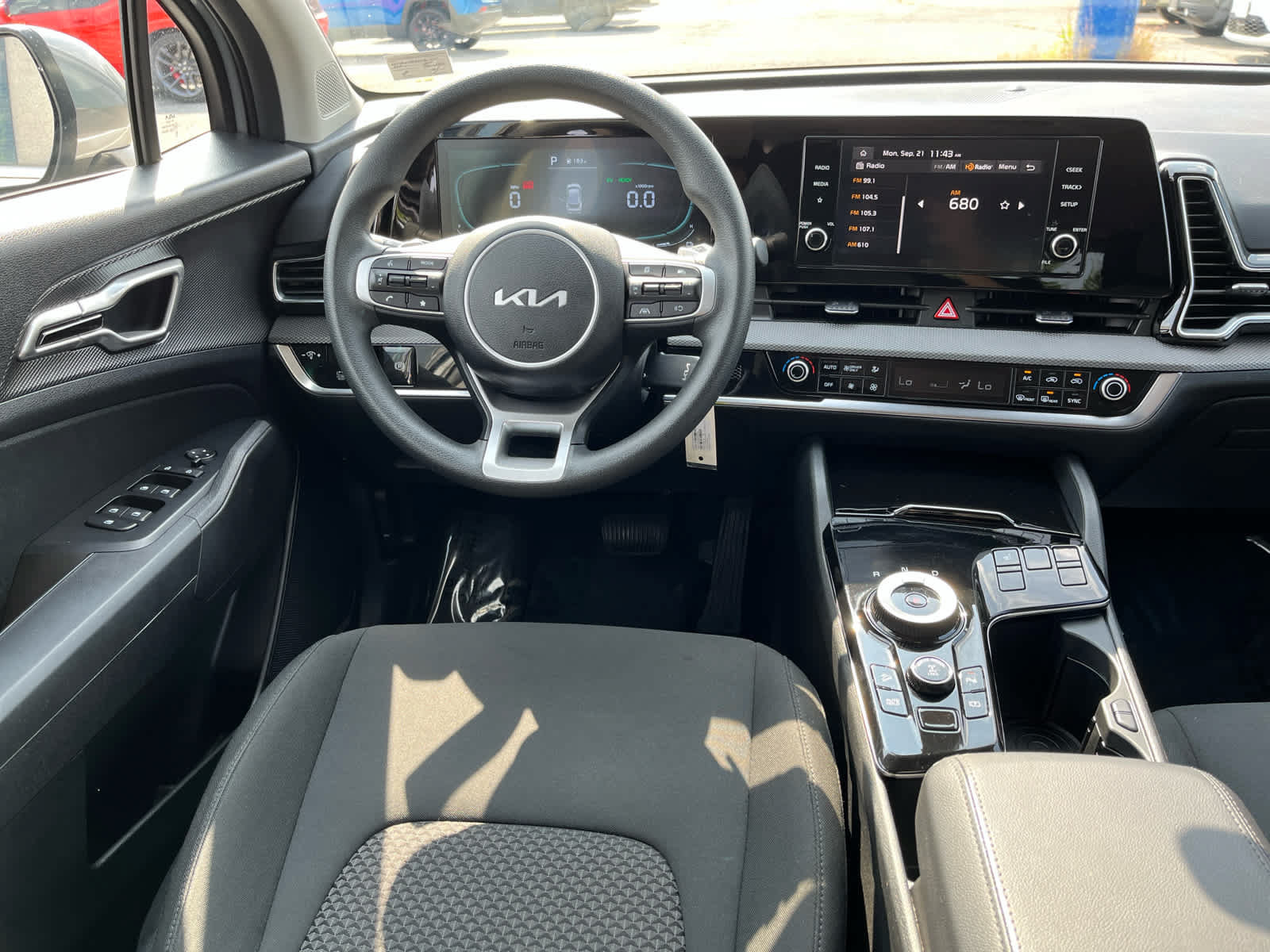 Used 2025 Kia Sportage LX AWD/4WD image 24