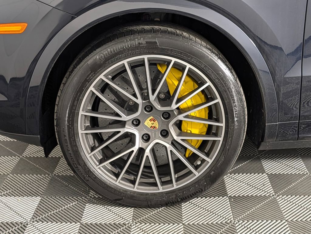 Certified 2020 Porsche Cayenne Turbo S AWD/4WD image 11
