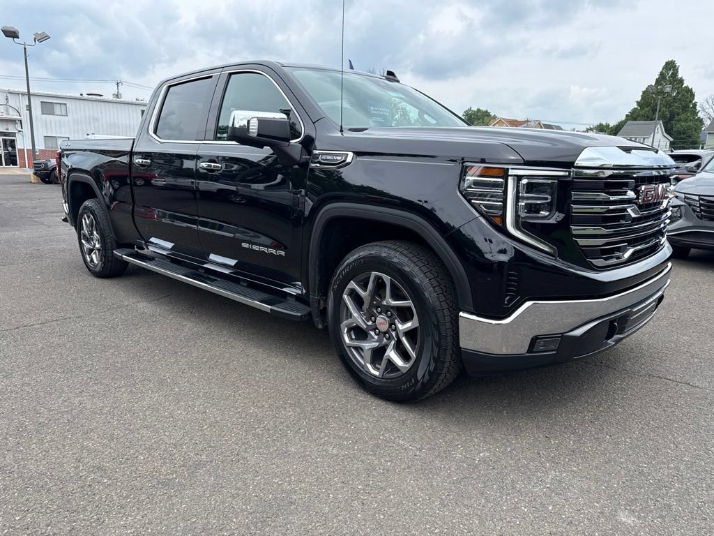 Used 2022 GMC Sierra 1500 SLT w/ SLT Convenience Package AWD/4WD image 3
