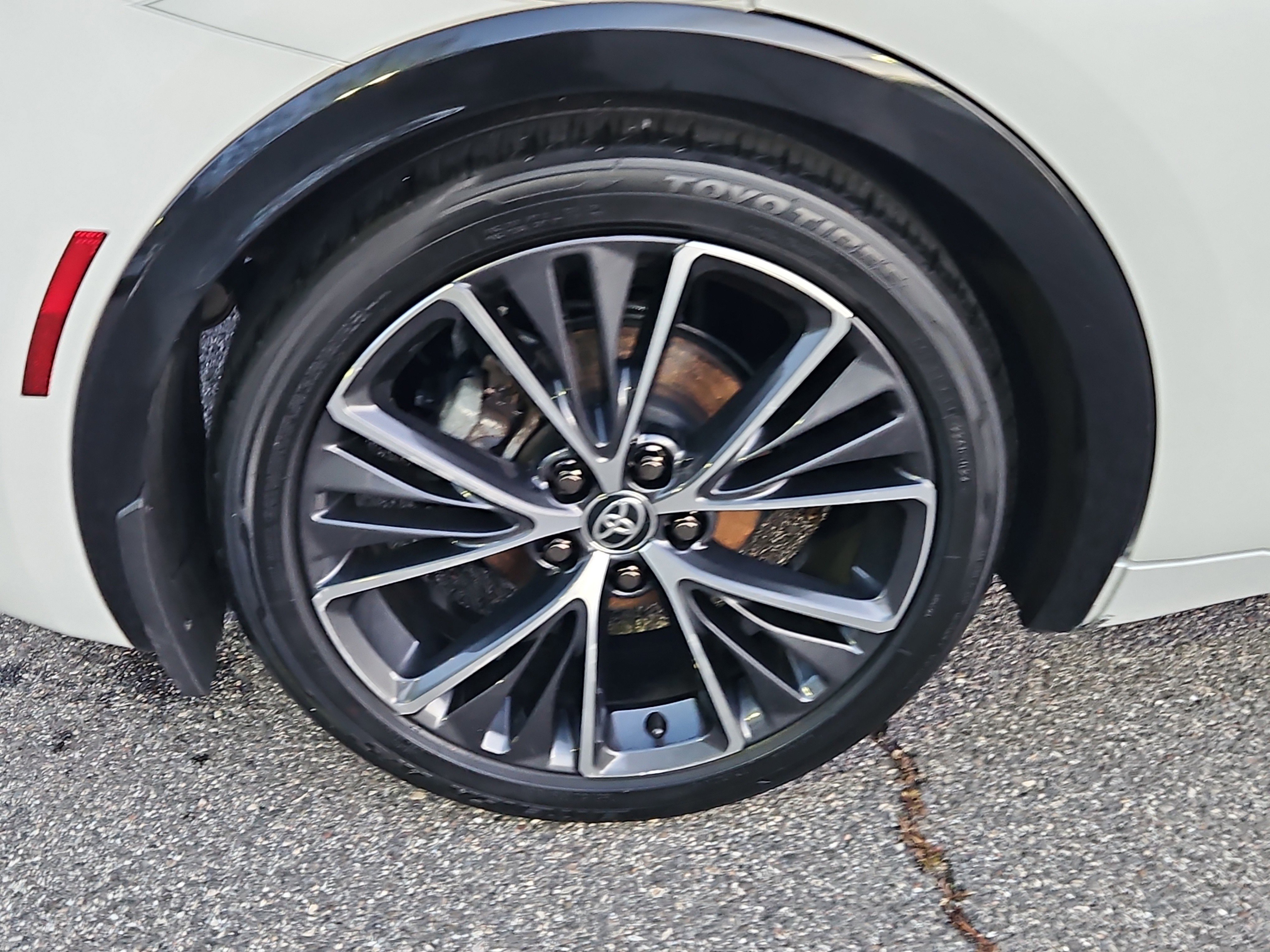 Used 2024 Toyota Prius XLE image 9