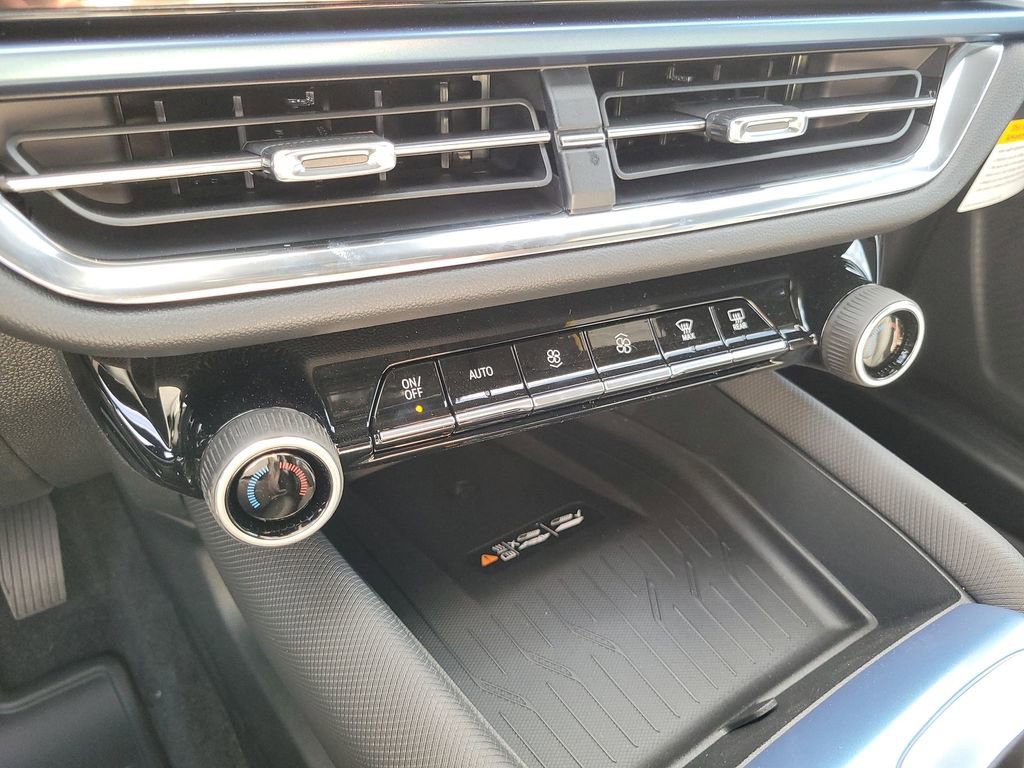 New 2026 Chevrolet Equinox EV LT image 11