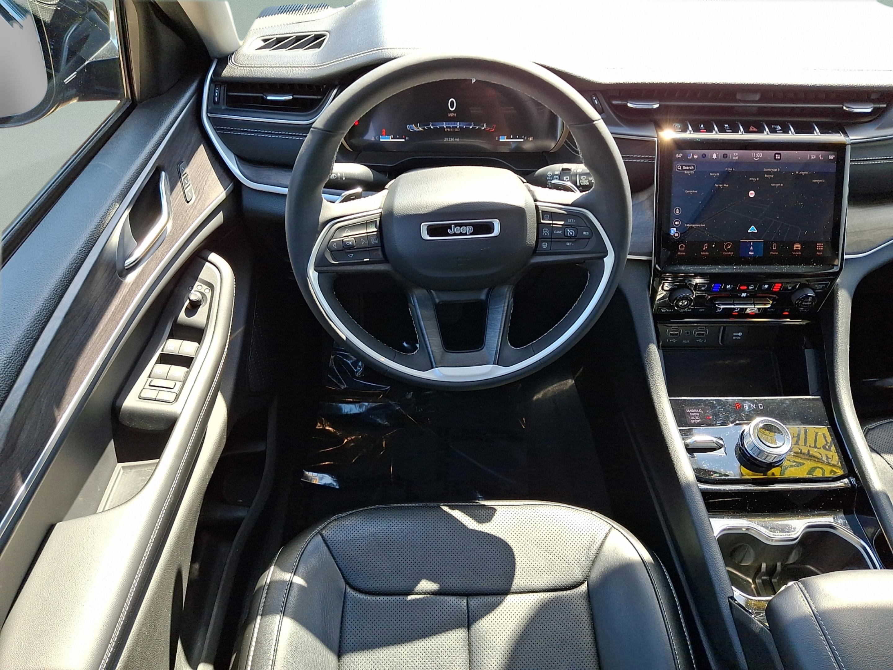 Certified 2023 Jeep Grand Cherokee L Limited w/ Luxury Tech Group II AWD/4WD image 10