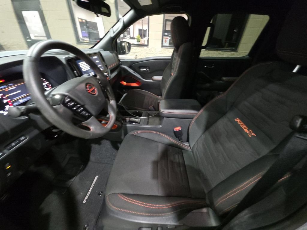 Used 2025 Nissan Frontier Pro-X RWD image 7