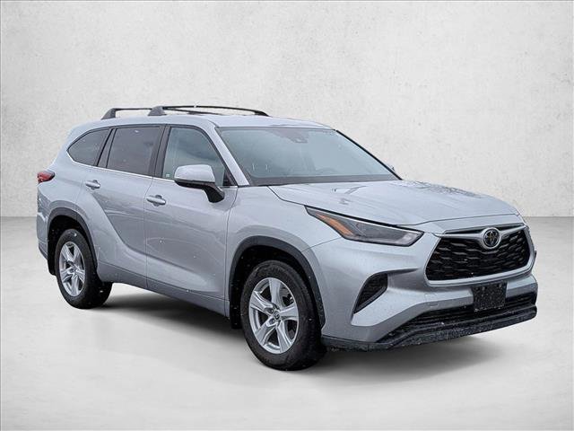 Used 2023 Toyota Highlander L image 3