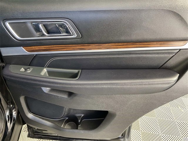 Used 2018 Ford Explorer Limited image 28