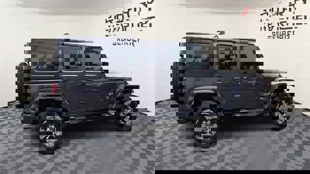 Used 2017 Jeep Wrangler Unlimited Sahara image 9