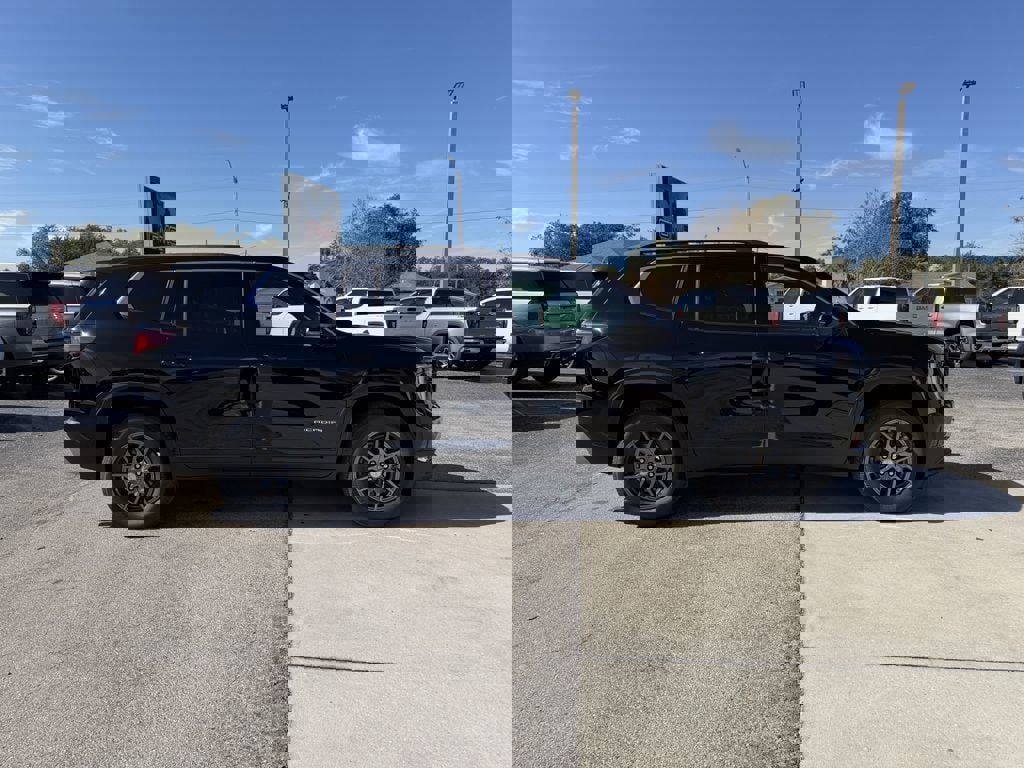 New 2026 GMC Acadia Elevation image 3