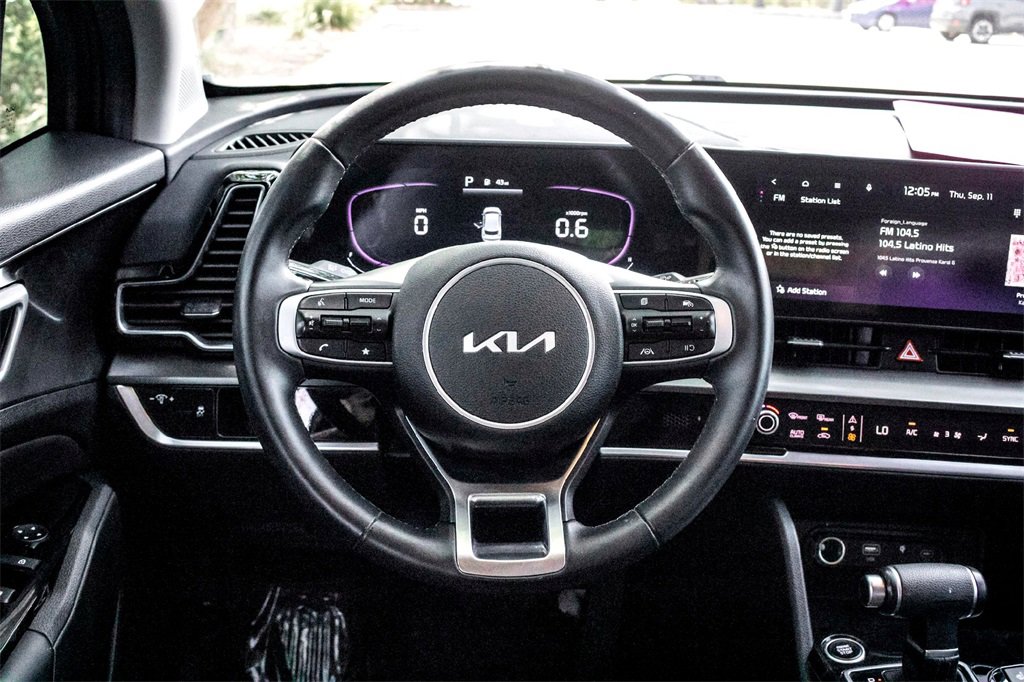 Used 2025 Kia Sportage EX image 30