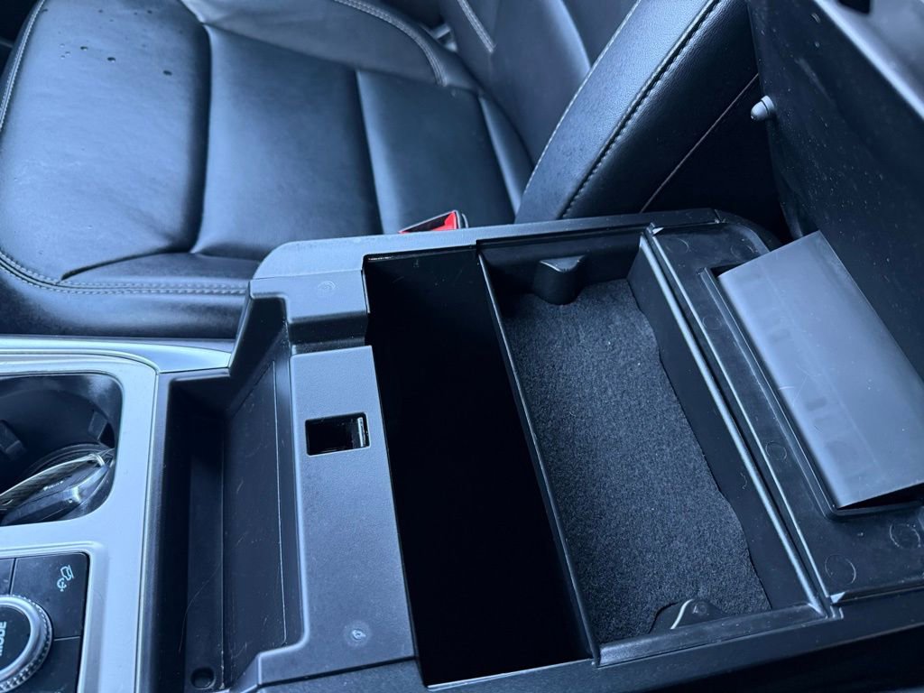 Used 2022 Ford Explorer XLT w/ Equipment Group 202A image 13