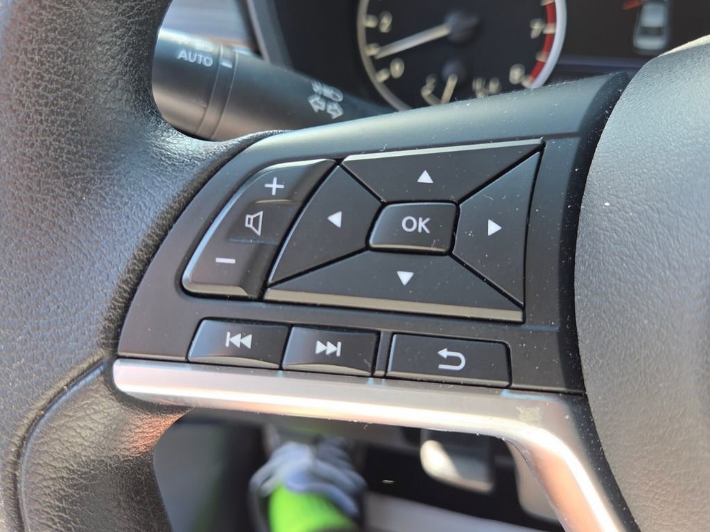 Used 2025 Nissan Altima 2.5 SV image 23