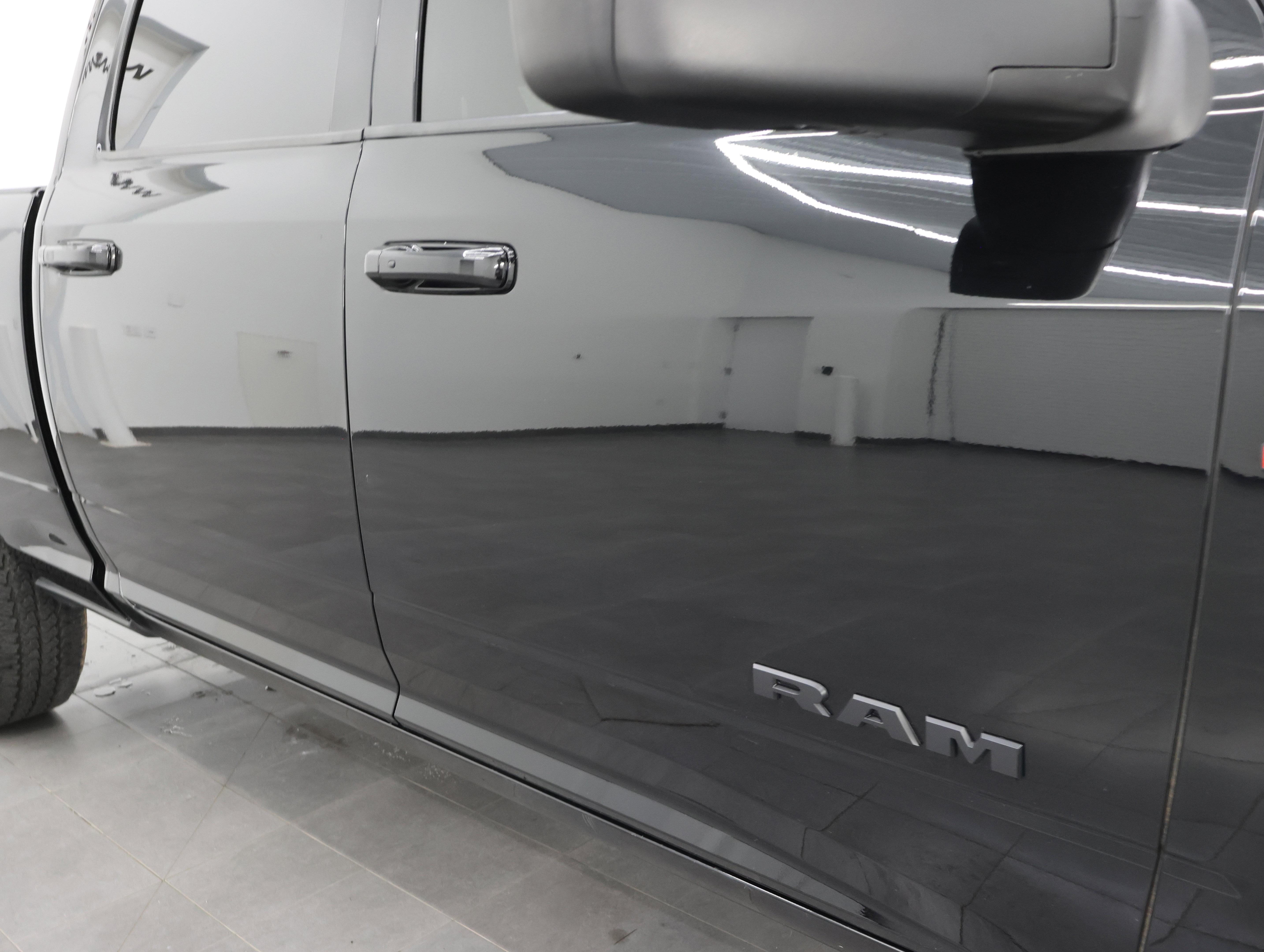 Used 2024 RAM 3500 Laramie w/ Night Edition AWD/4WD image 24