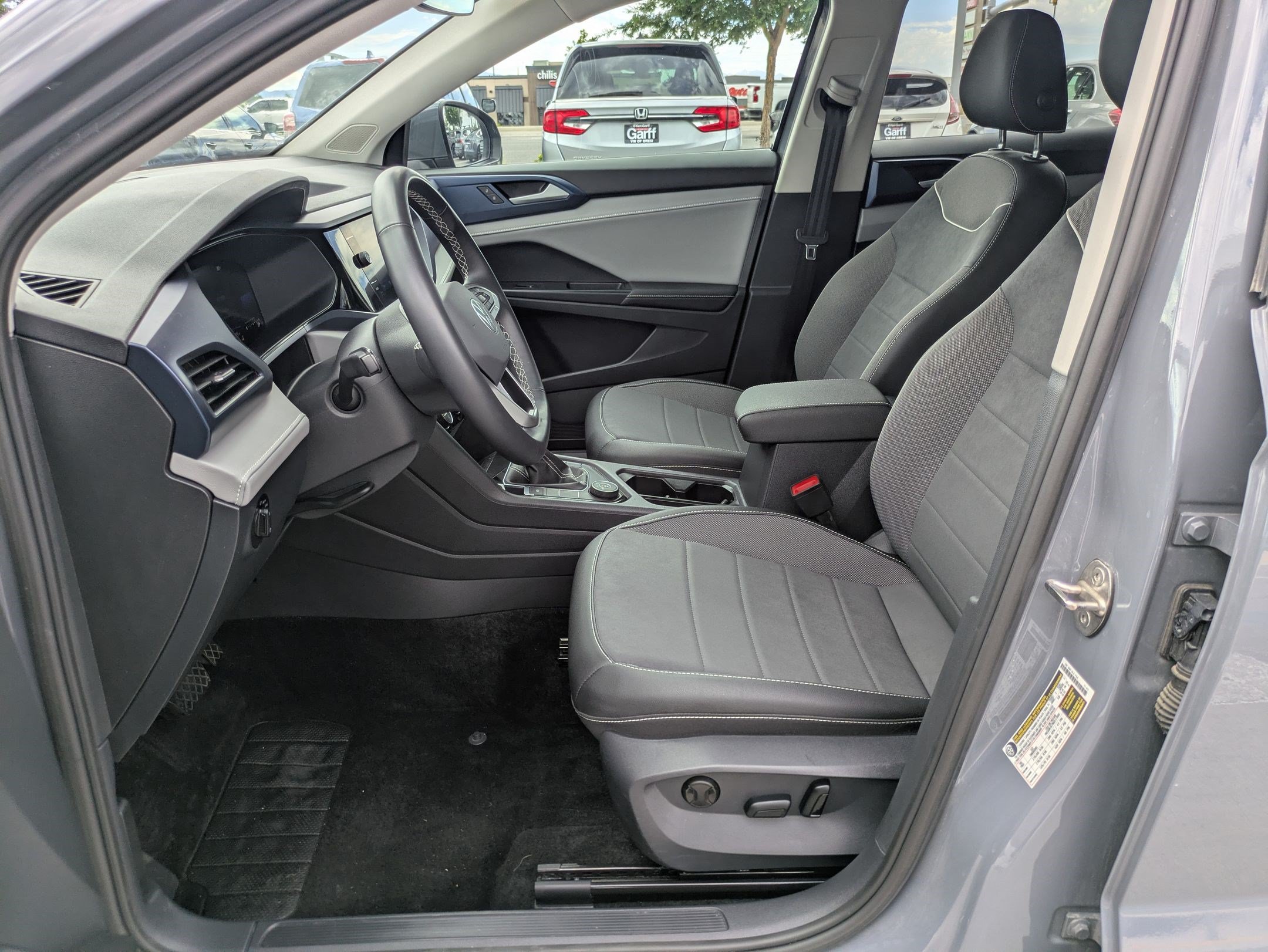 Certified 2024 Volkswagen Taos SE AWD/4WD image 18