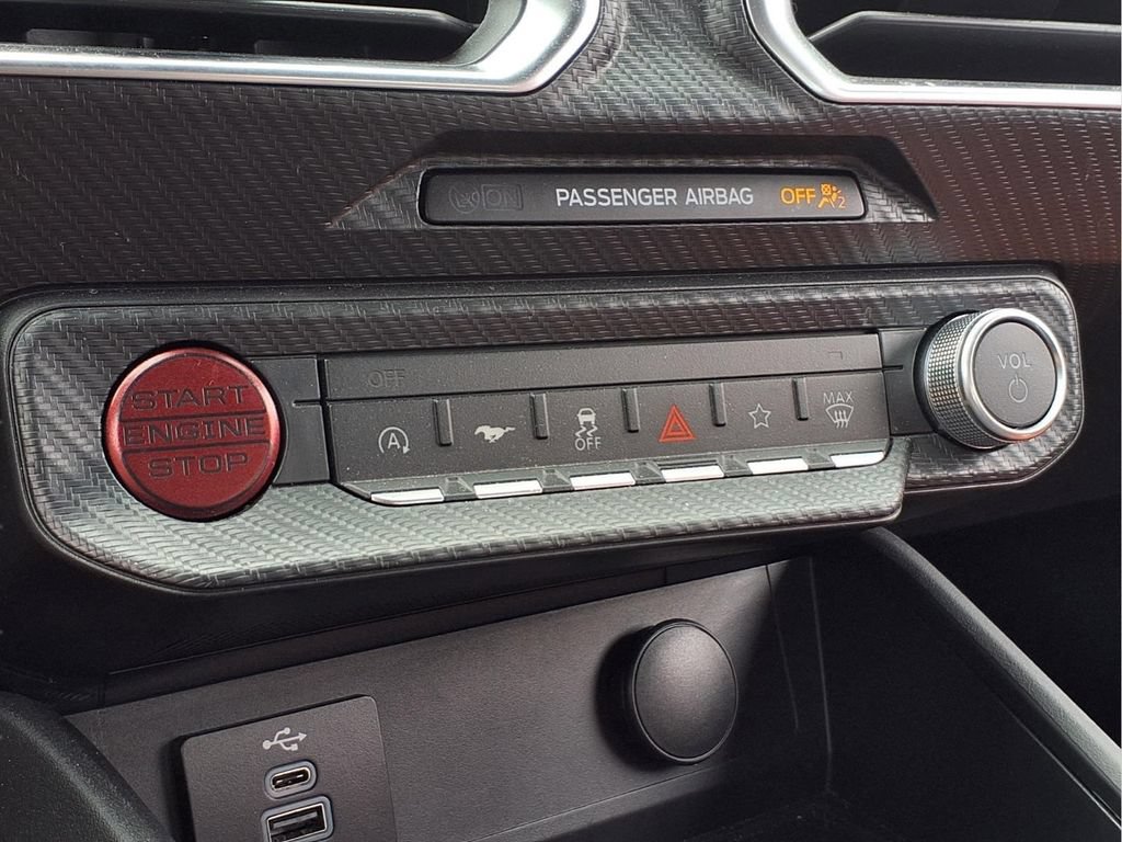 Used 2025 Ford Mustang Premium RWD image 10