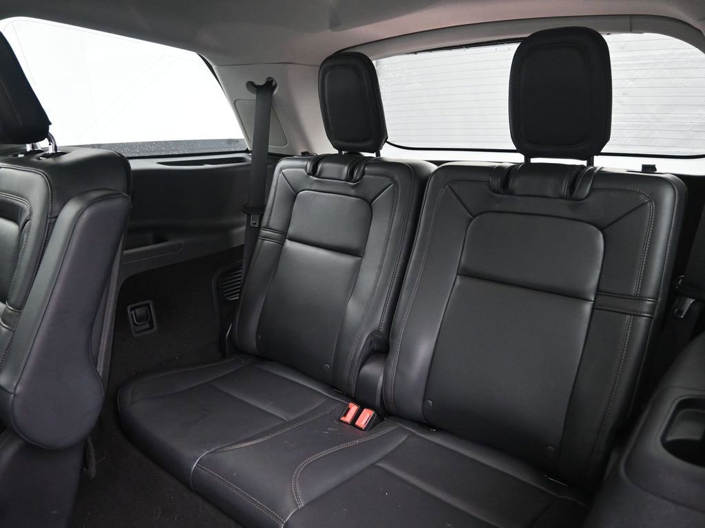 Used 2025 Lincoln Aviator Reserve w/ Equipment Group 201A image 32