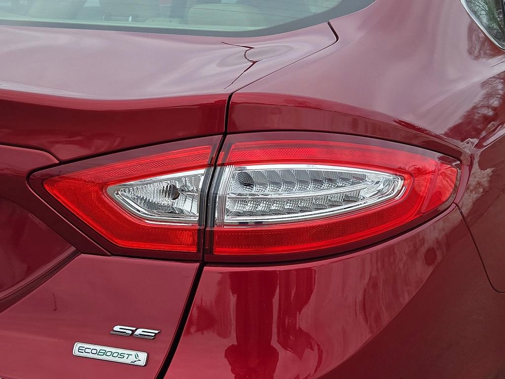Used 2014 Ford Fusion SE w/ Equipment Group 202A image 11