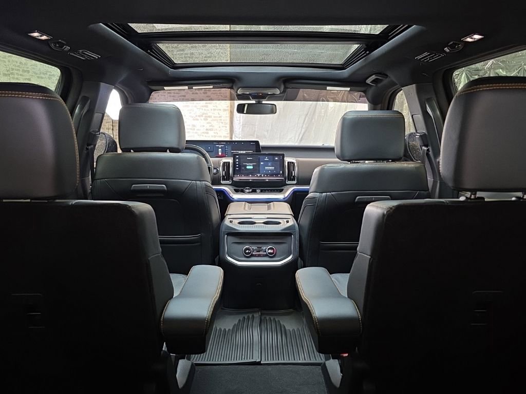 Used 2025 Ford Expedition Tremor image 18