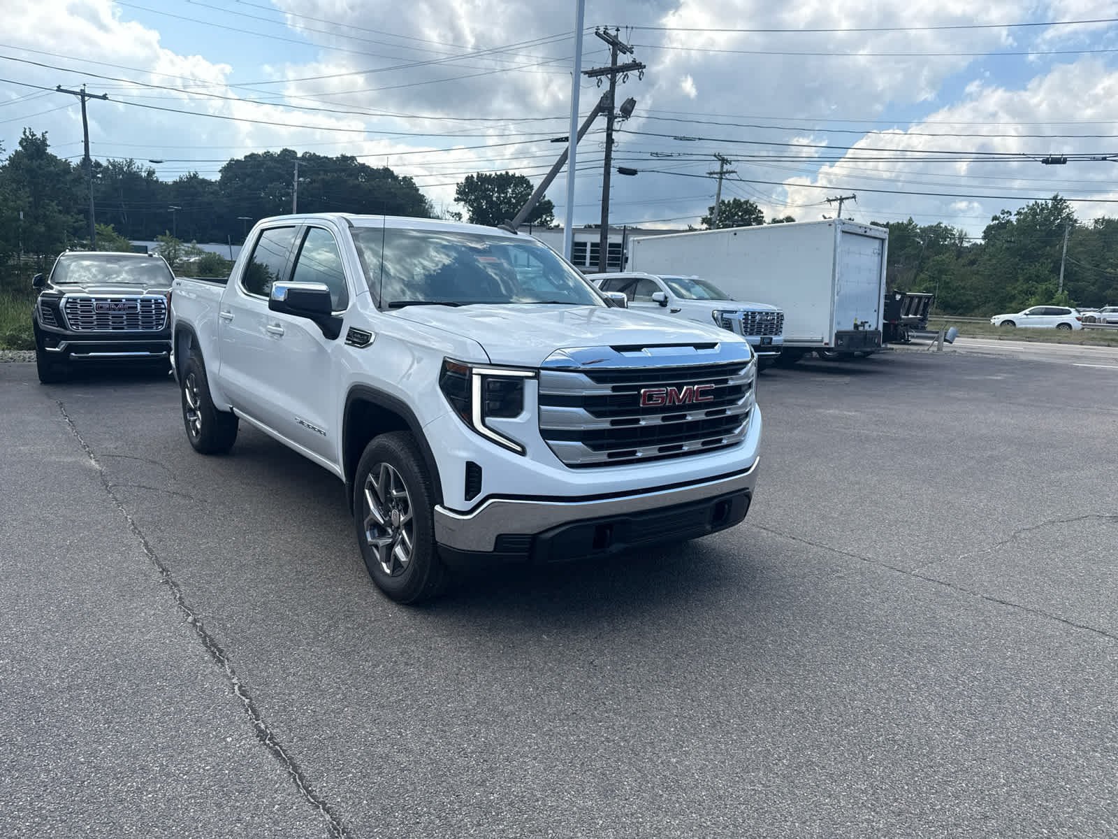 New 2026 GMC Sierra 1500 SLE AWD/4WD image 7