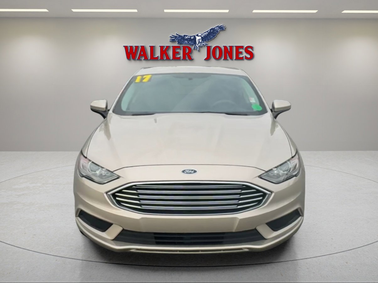Used 2017 Ford Fusion SE FWD image 8