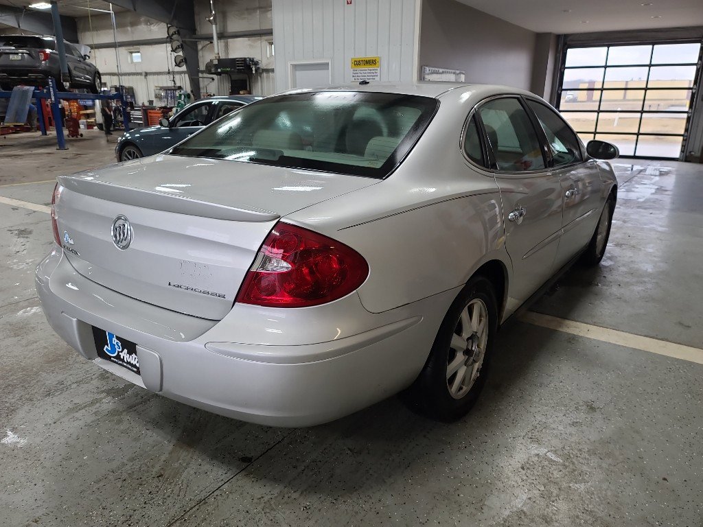 Used 2005 Buick LaCrosse CX w/ Silver Convenience Package image 4