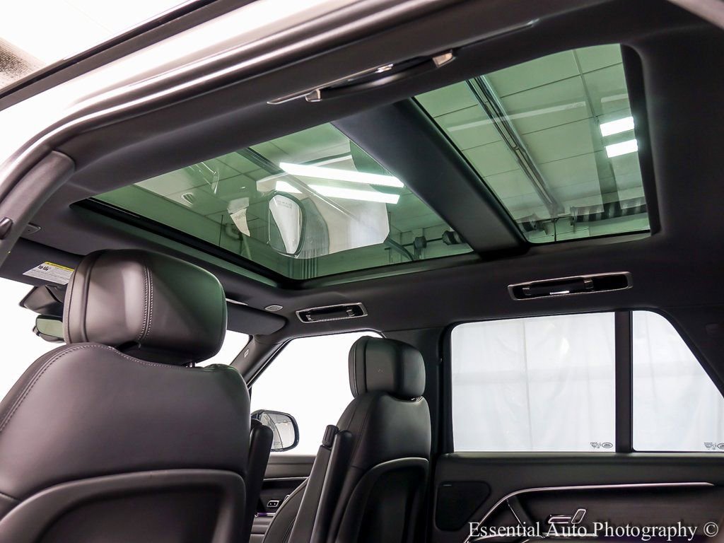 Used 2023 Land Rover Range Rover SE image 18