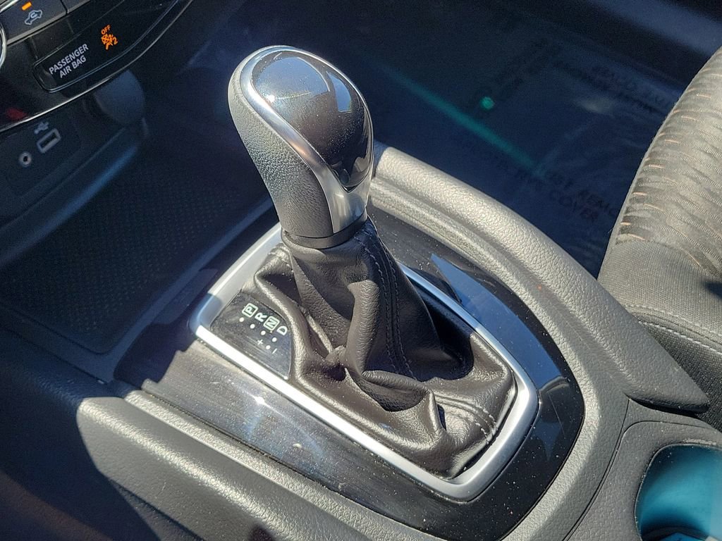 Used 2019 Nissan Rogue SV FWD image 32