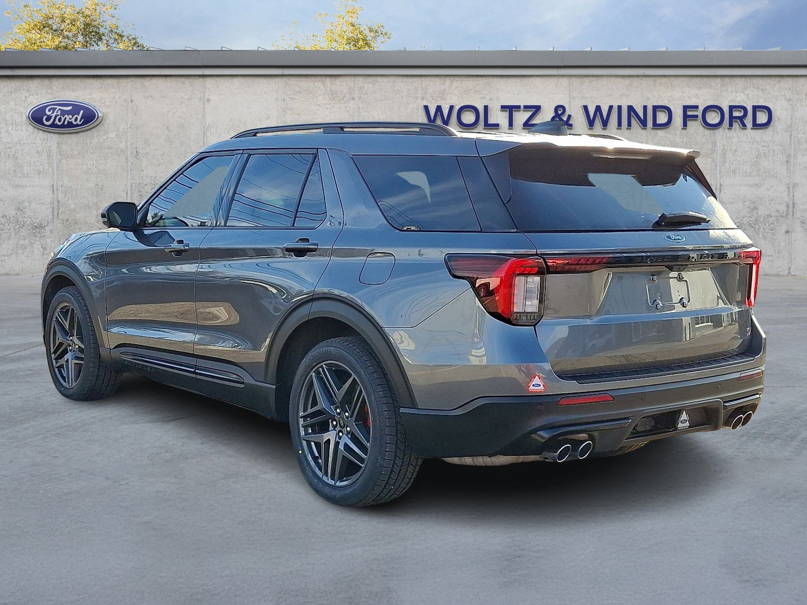 Certified 2025 Ford Explorer ST AWD/4WD image 4