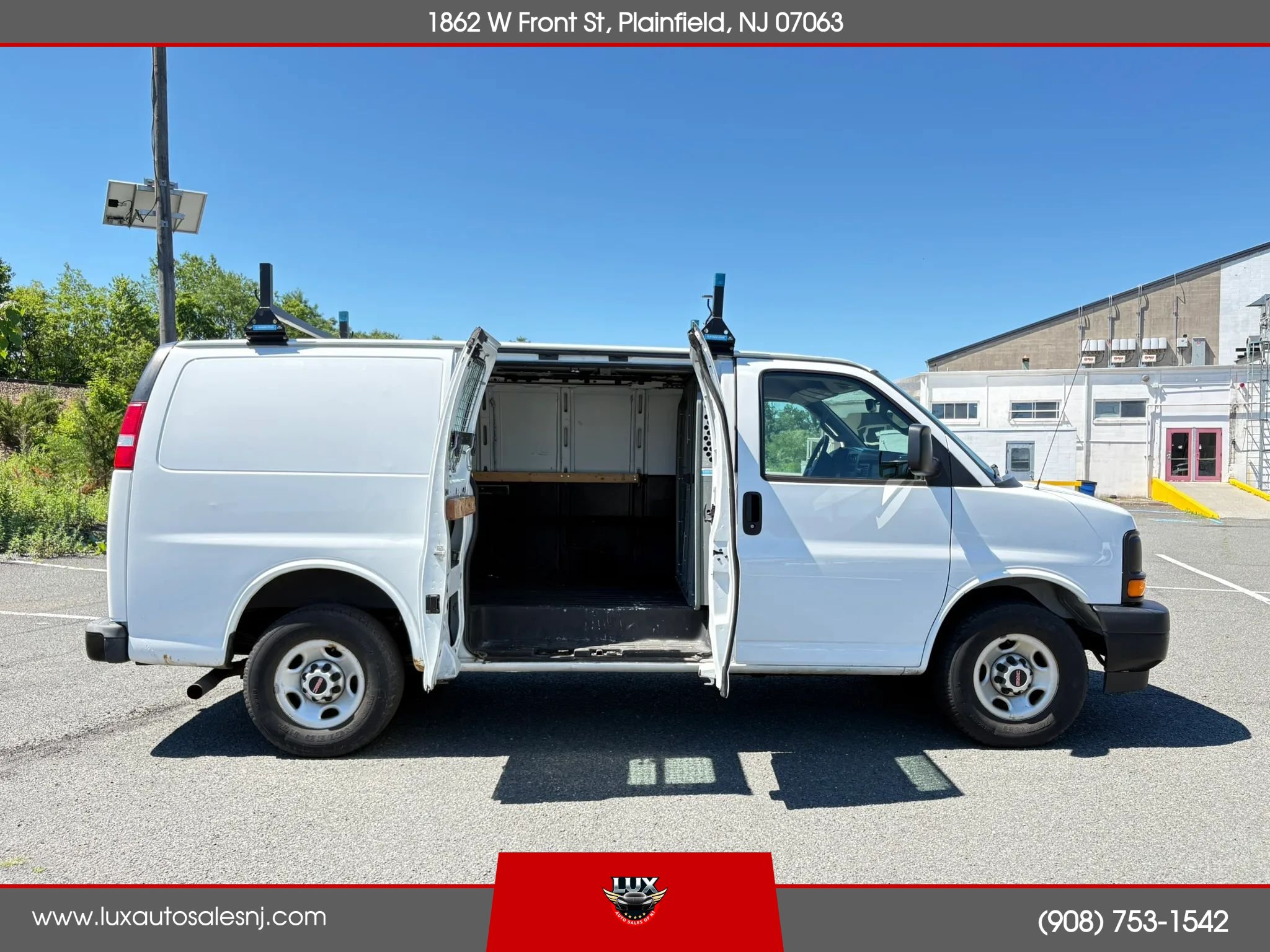 Used 2017 GMC Savana 2500 RWD image 9