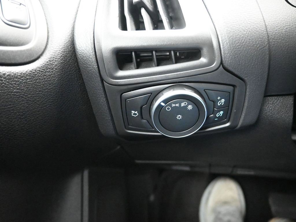 Used 2018 Ford Focus SE image 24