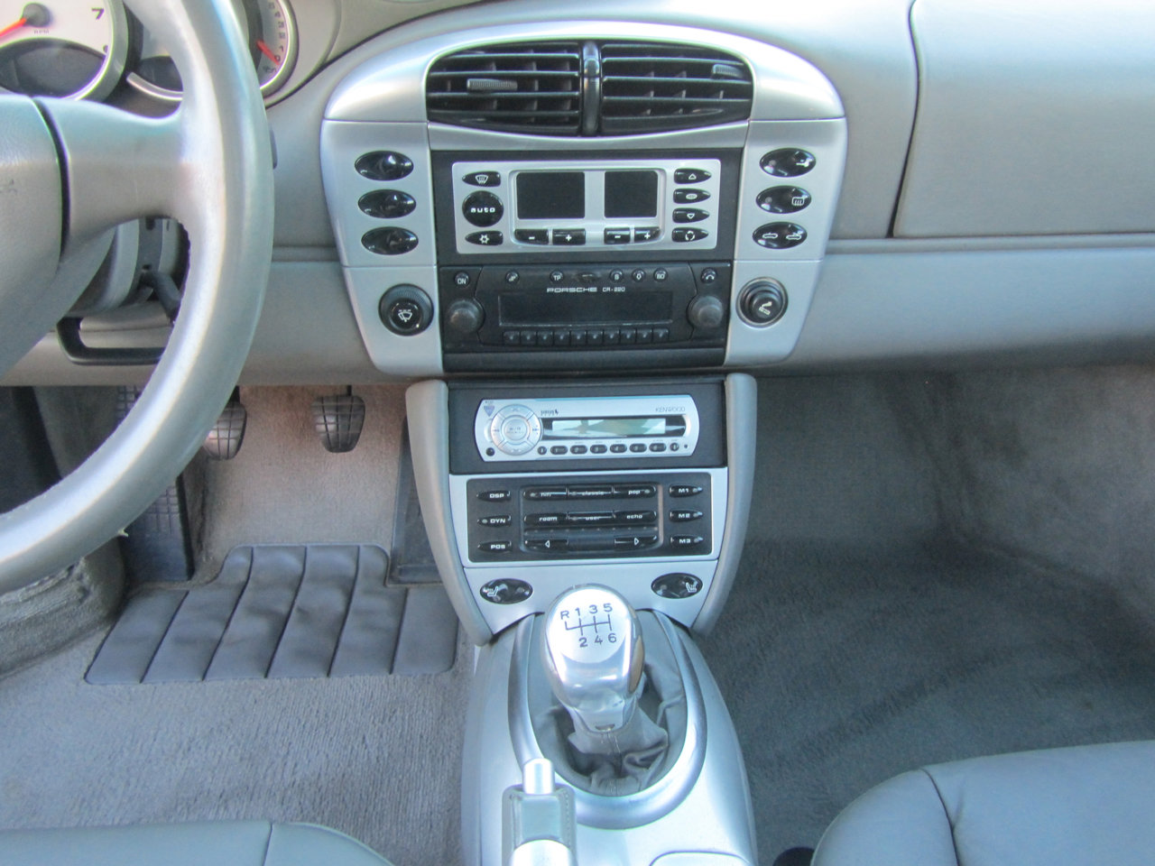 Used 2001 Porsche 911 Carrera image 17