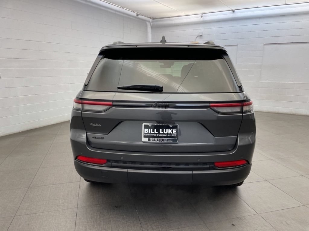 New 2025 Jeep Grand Cherokee Limited AWD/4WD image 4
