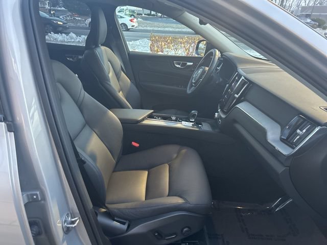 Certified 2025 Volvo XC60 B5 Plus AWD/4WD image 15