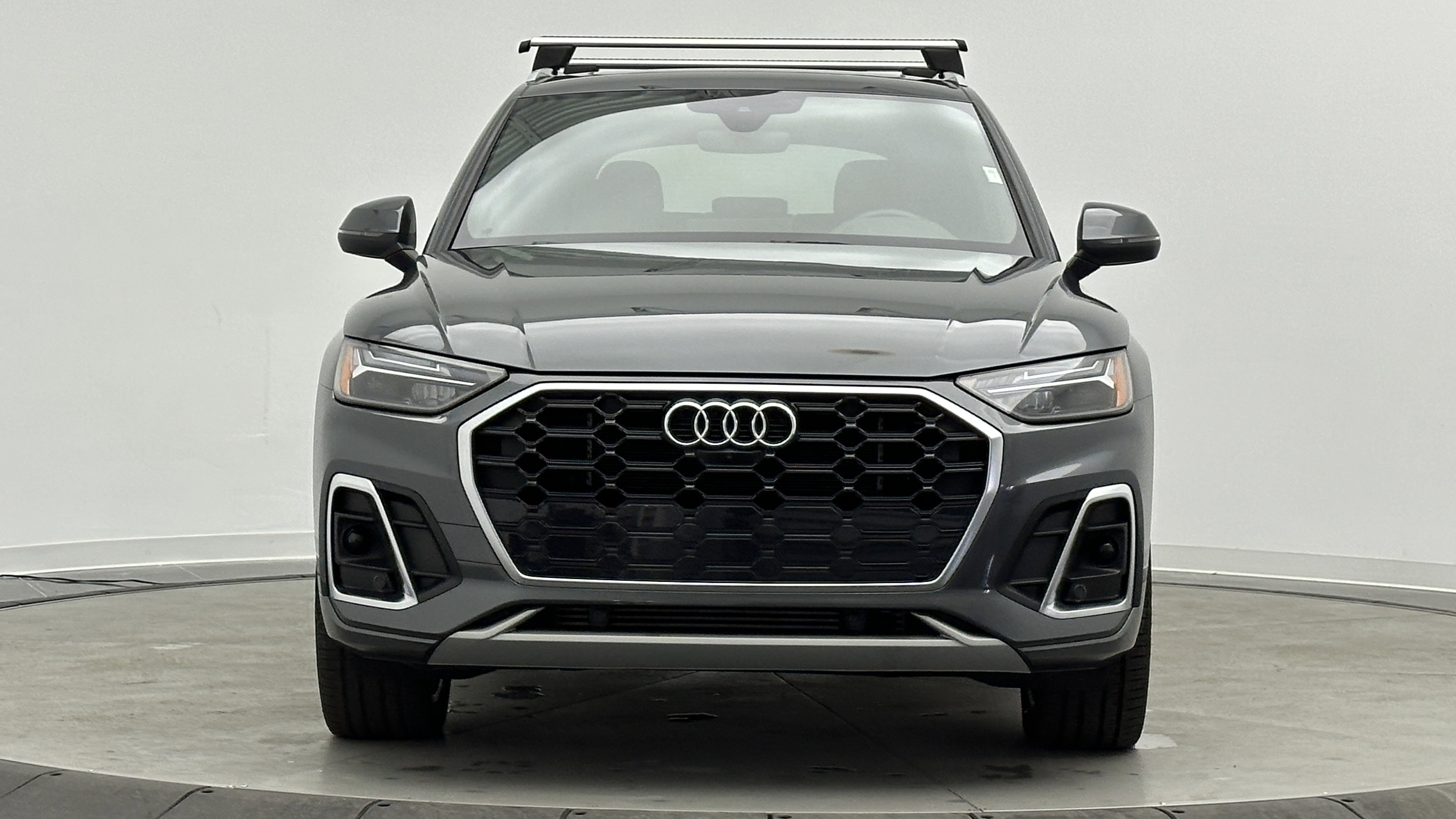 Used 2022 Audi Q5 e Premium Plus w/ Premium Plus Package image 2