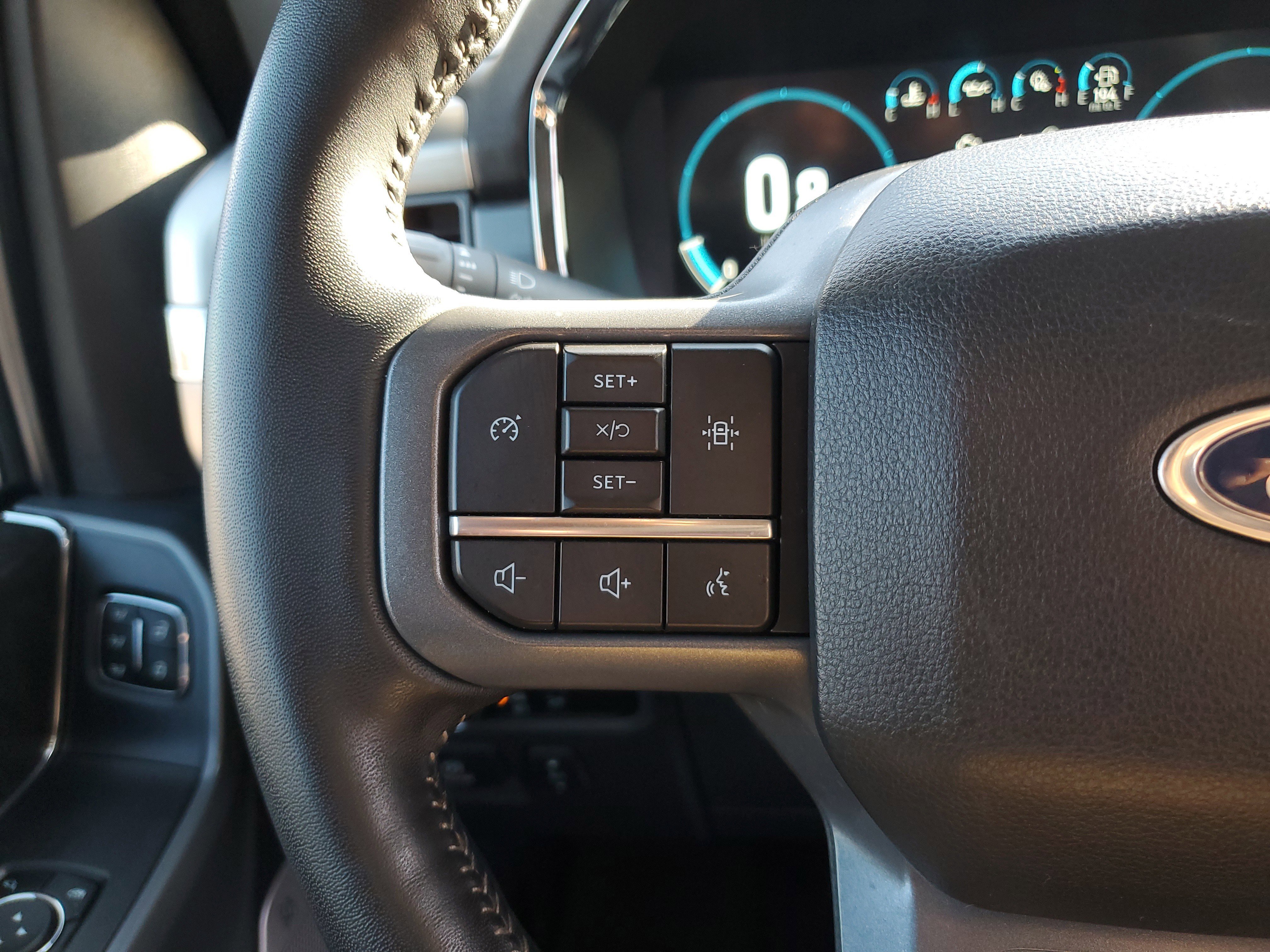 Used 2023 Ford F150 Lariat w/ FX4 Off-Road Package image 21