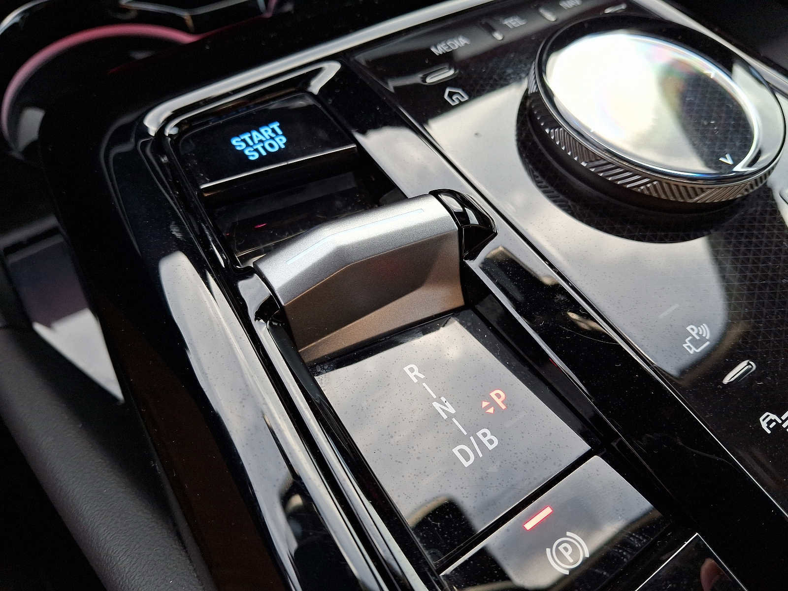 Used 2024 BMW i5 eDrive40i w/ Premium Package image 16