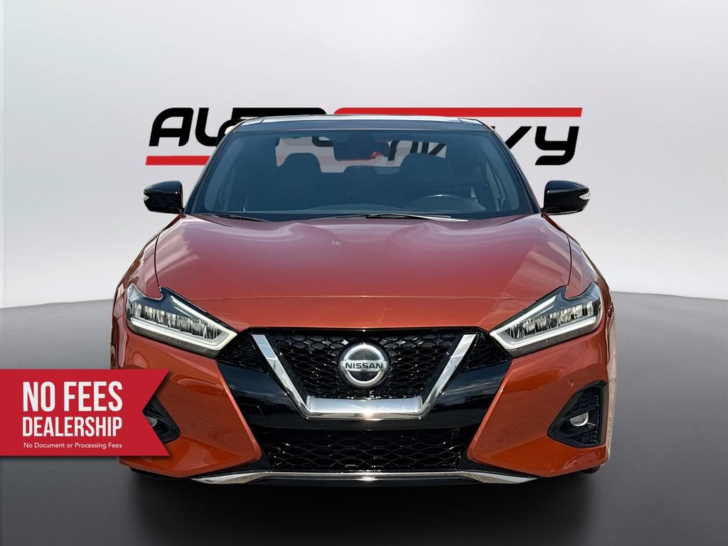Used 2022 Nissan Maxima SR w/ Sport Mat Group FWD image 2
