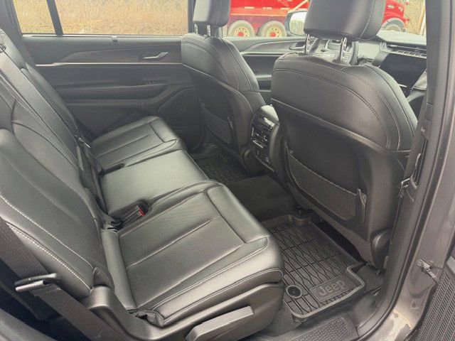 Used 2024 Jeep Grand Cherokee L Limited w/ Luxury Tech Group II image 9