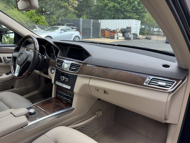 Used 2014 Mercedes-Benz E 350 4MATIC Sedan w/ Premium 1 Package image 31