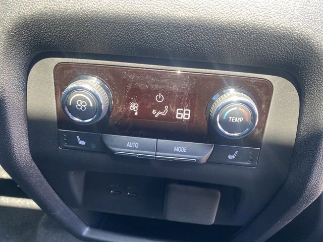 Used 2026 Chevrolet Traverse RS AWD/4WD image 10