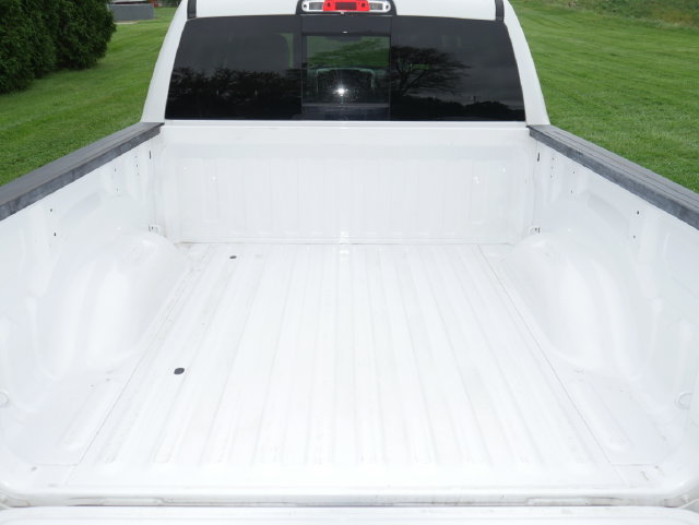 Used 2019 RAM 1500 Laramie AWD/4WD image 11