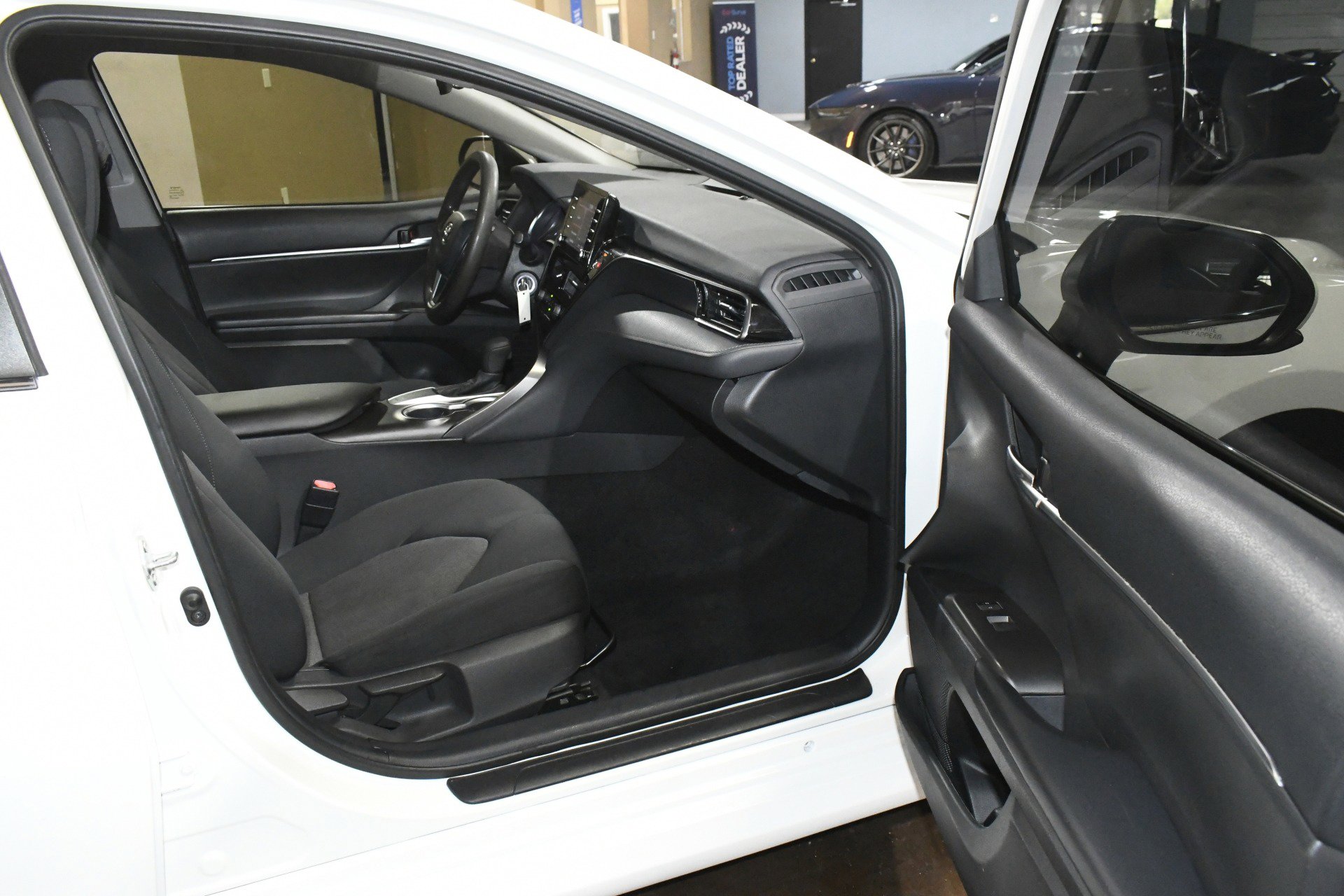 Used 2021 Toyota Camry LE image 48