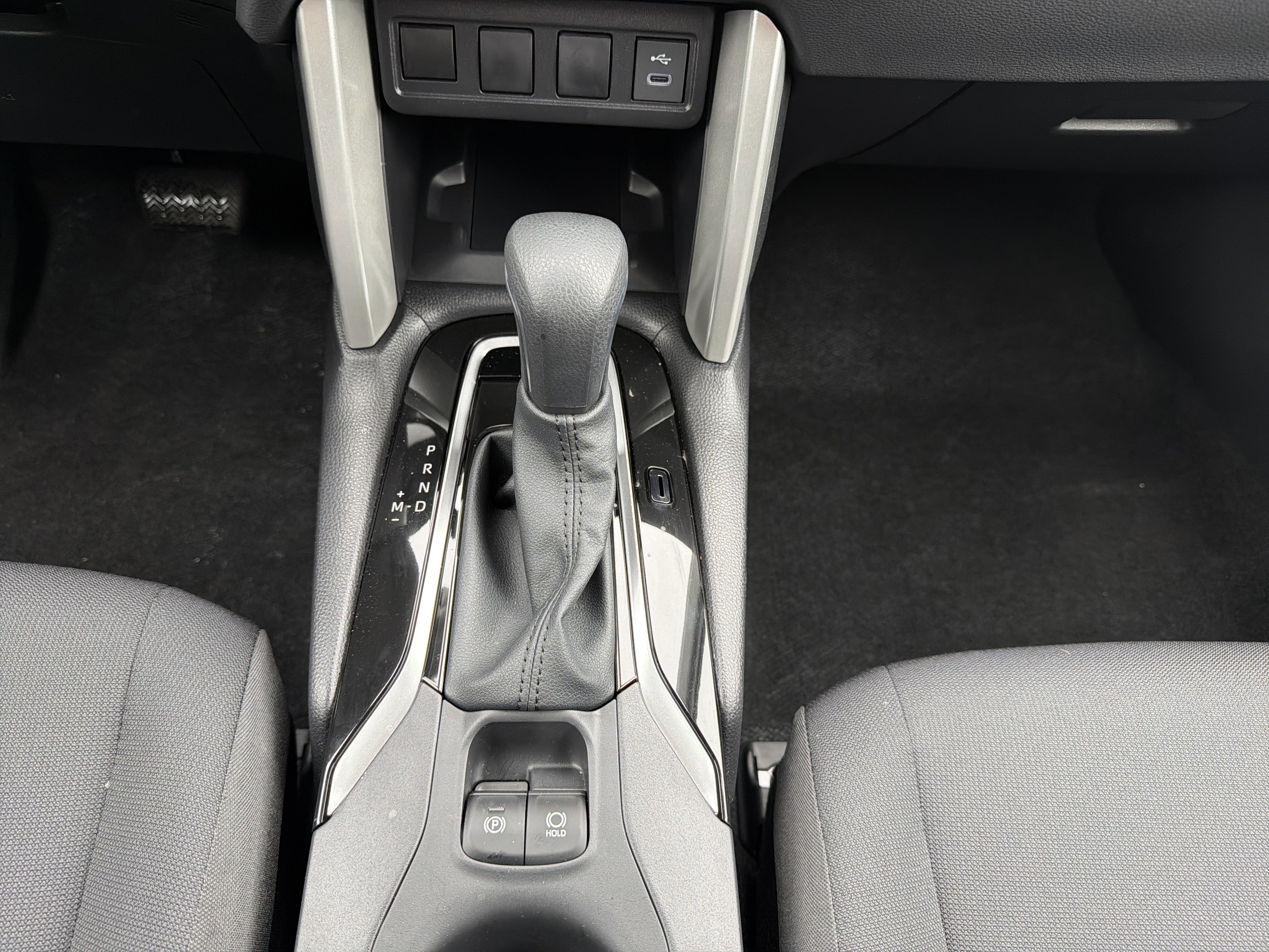 Used 2024 Toyota Corolla Cross LE image 20