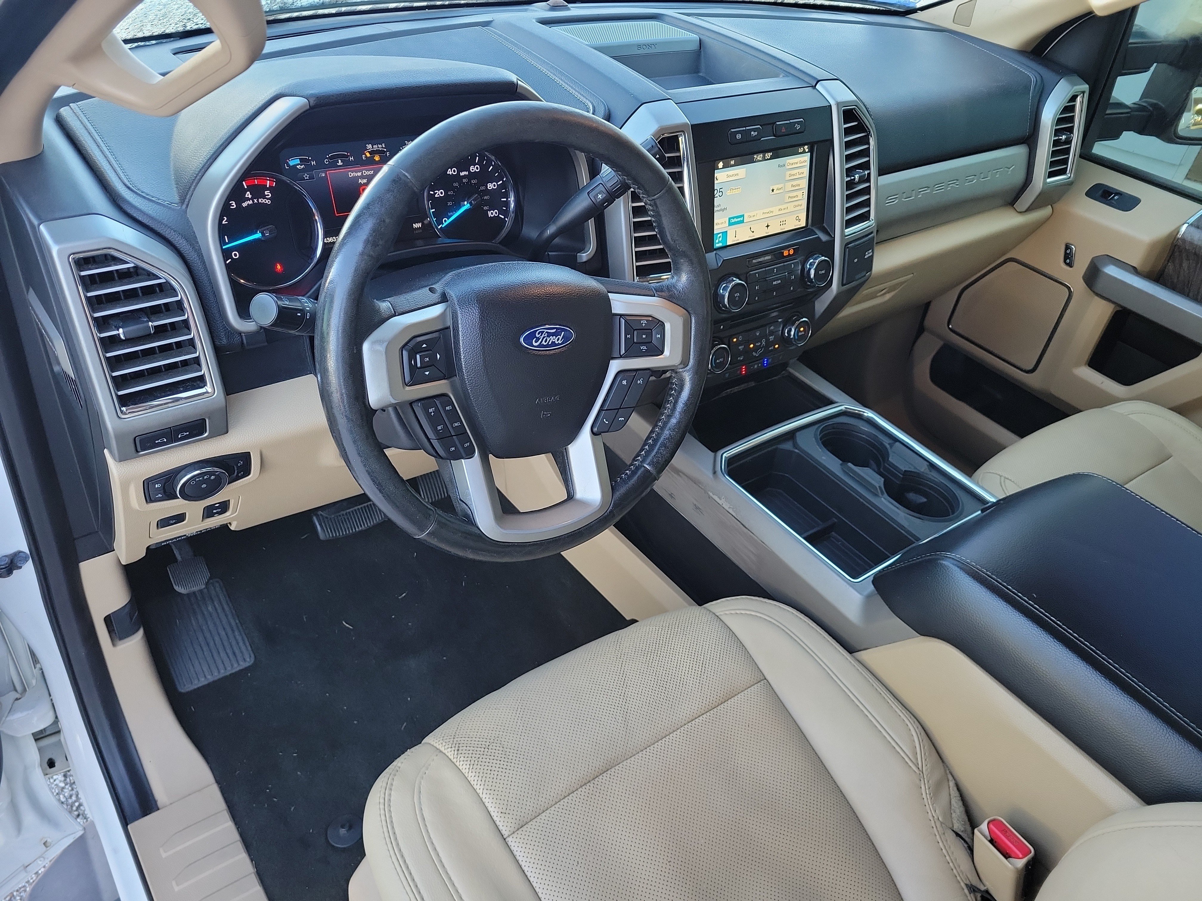Used 2017 Ford F250 Lariat w/ Lariat Ultimate Package AWD/4WD image 8