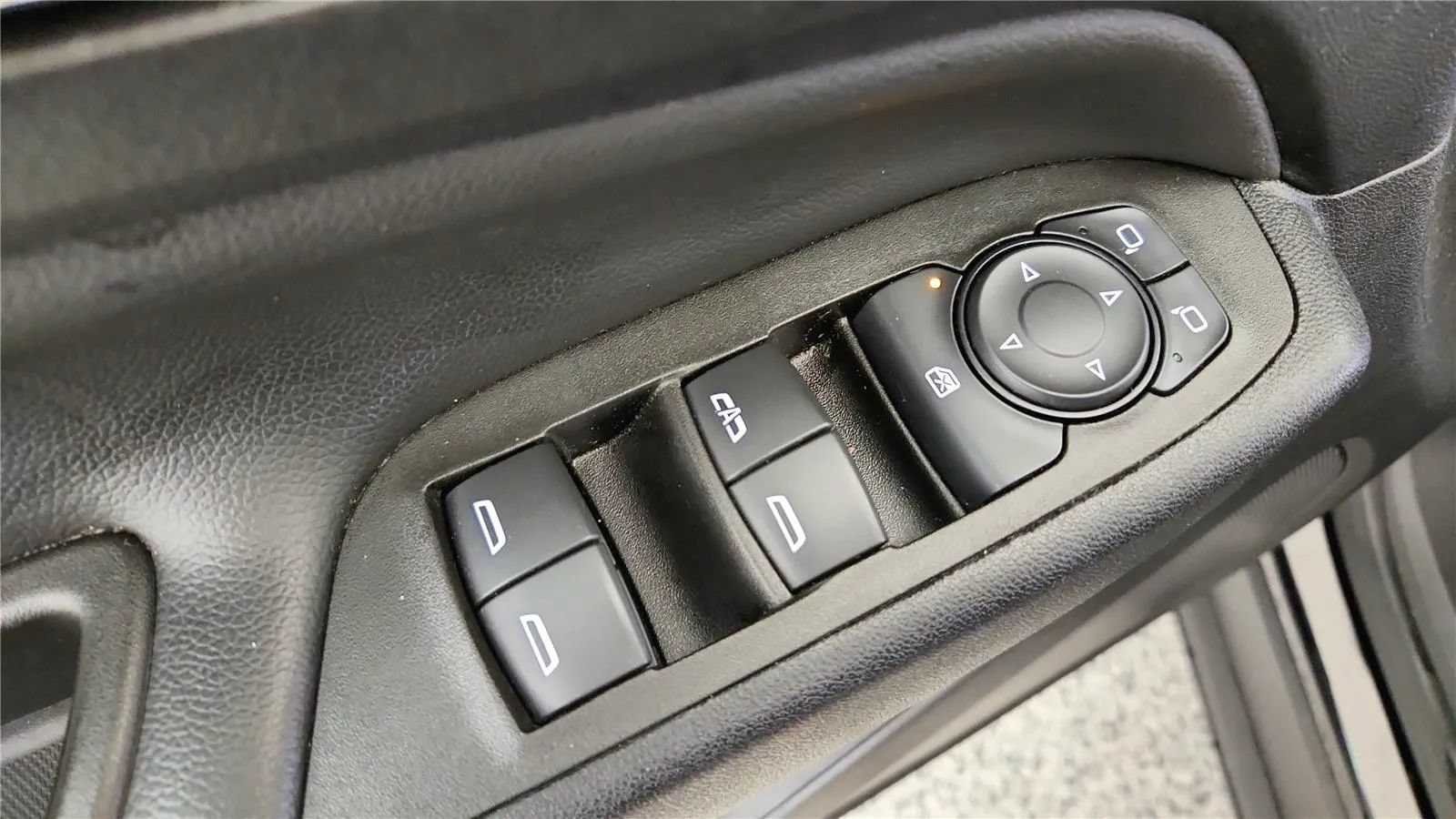 Used 2023 Chevrolet Equinox LT FWD image 32