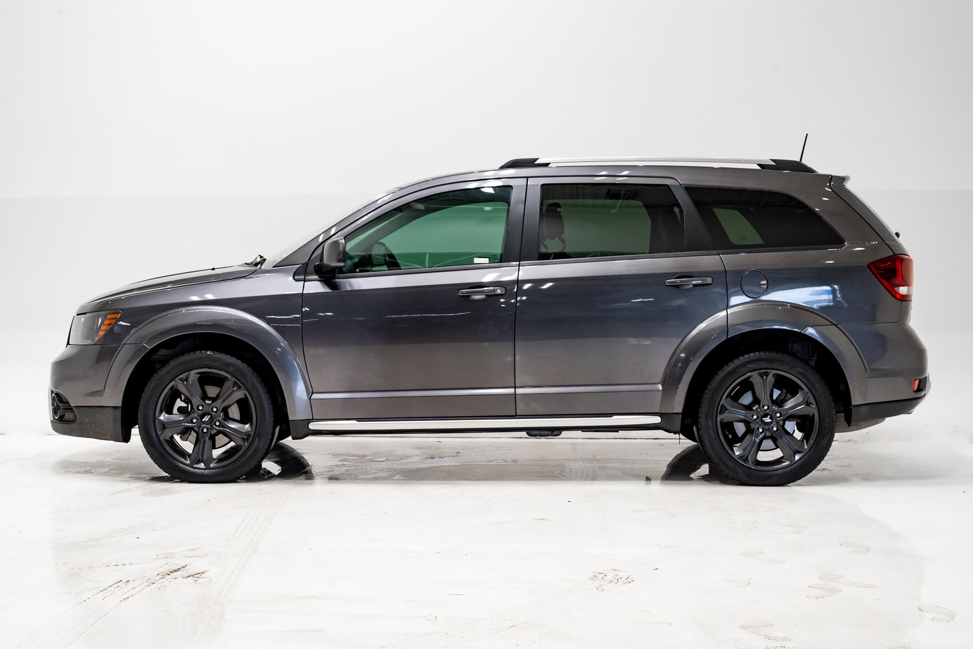 Used 2019 Dodge Journey Crossroad w/ Nav & Sun Group FWD image 28
