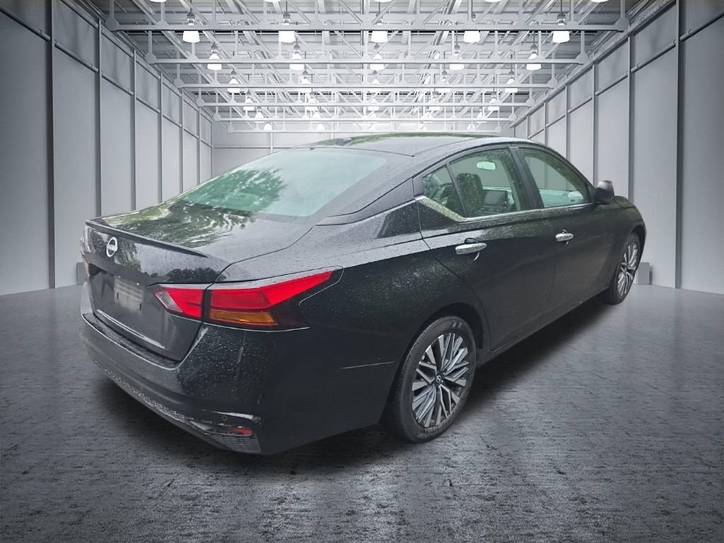 Certified 2025 Nissan Altima 2.5 SV FWD image 7