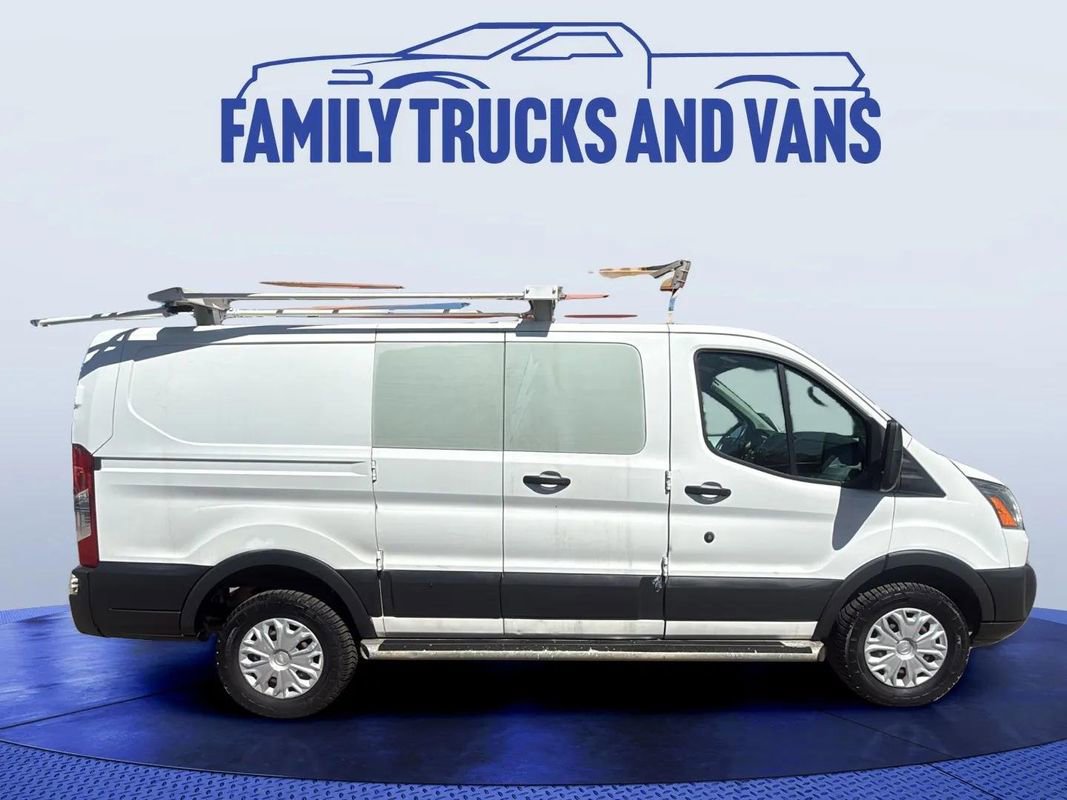 Used 2015 Ford Transit 250 130 Low Roof w/ Exterior Upgrade Package RWD image 5