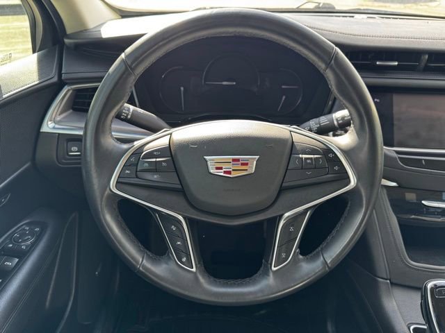 Used 2017 Cadillac XT5 Luxury w/ Driver Awareness Package AWD/4WD image 16
