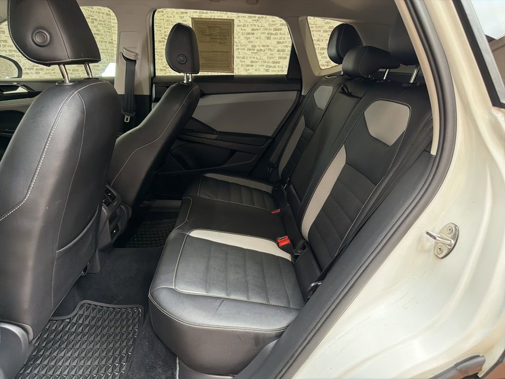 Used 2022 Volkswagen Taos SEL image 14