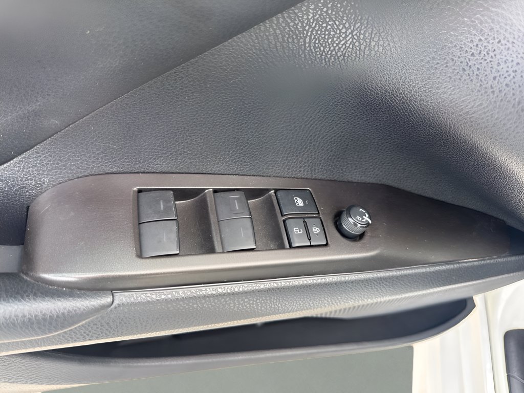 Used 2021 Toyota Camry SE FWD image 23
